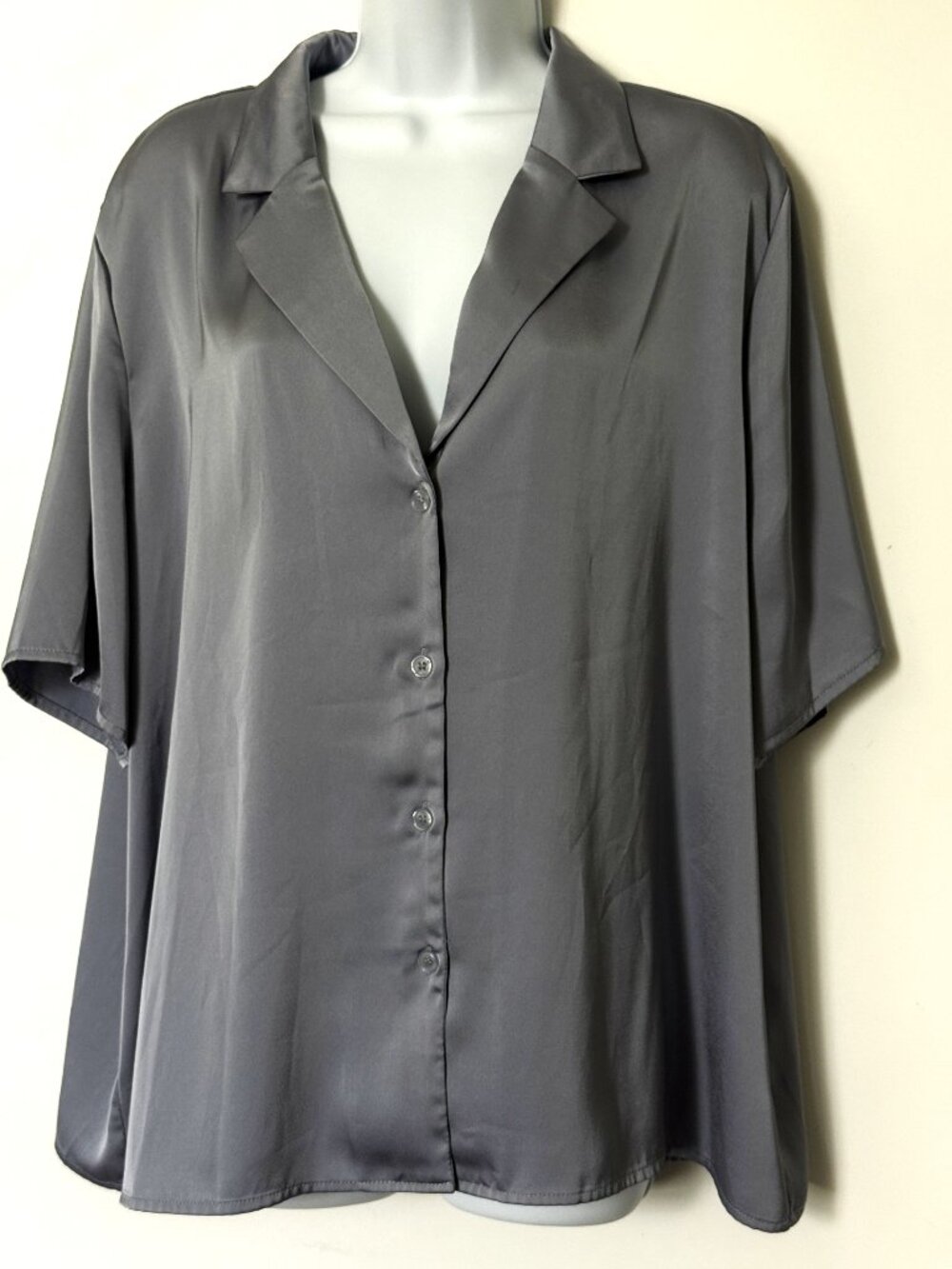 Women's blouse gray satin short sleeve with buttons size XL